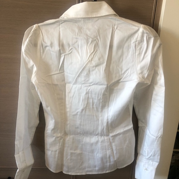Banana Republic Essential White Button Down - Picture 9 of 10